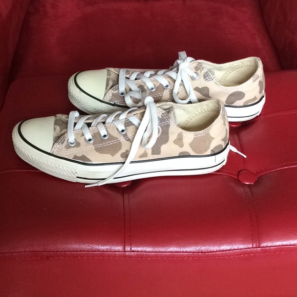 camo chucks